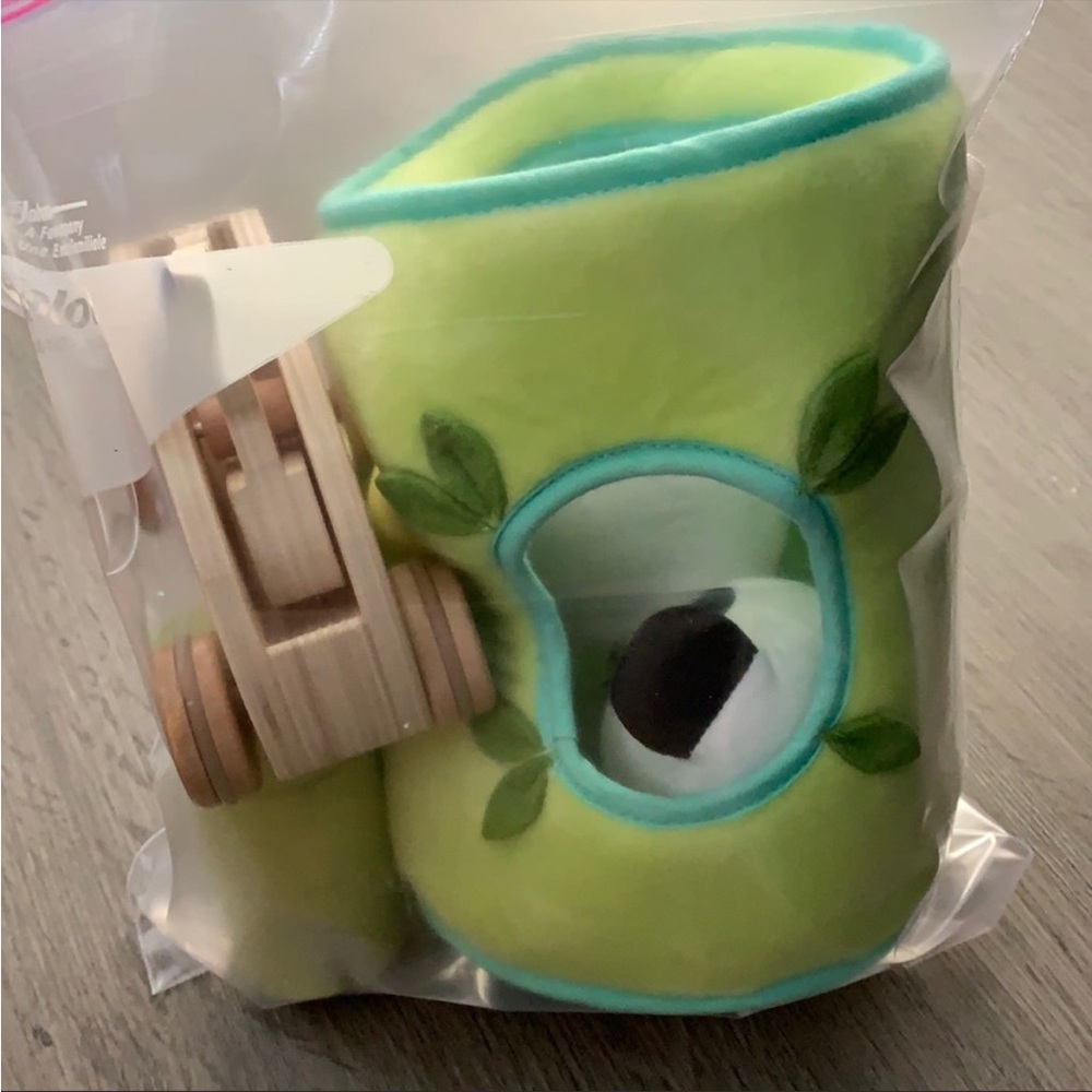 Kiwi & Co baby toys